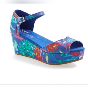 Toms, Birds of Paradise Platform Wedge Sandal, Blue Multi, Size 7.5